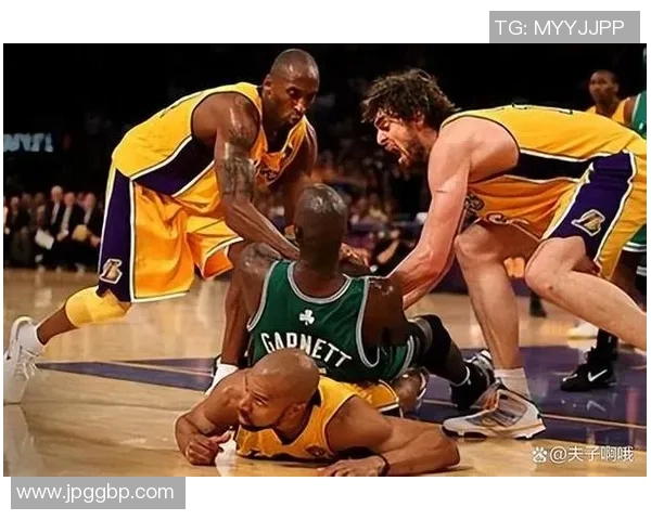 2010年湖人与雷霆的激烈对决回顾与精彩瞬间分析 2010年湖人与雷霆的激烈对决回顾与精彩瞬间分析