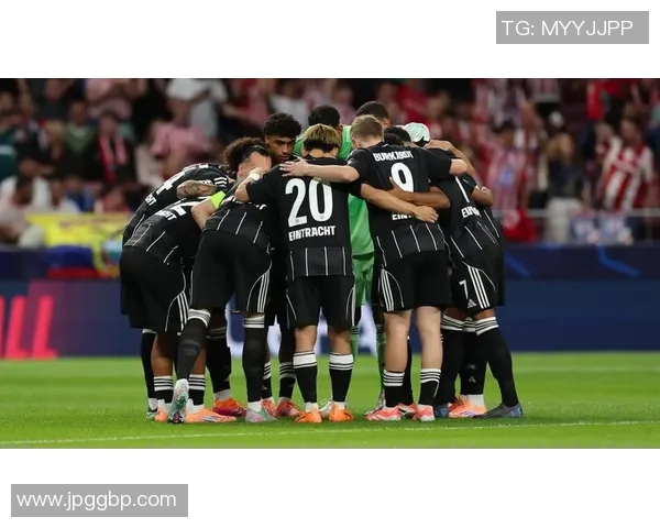 布隆德比主场迎战圣保利两队争夺关键三分的激烈对决 布隆德比主场迎战圣保利两队争夺关键三分的激烈对决